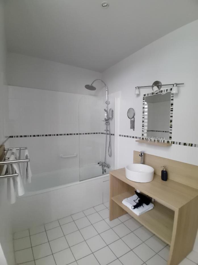 Hotel Helios - Golf Salies-de-Béarn 외부 사진