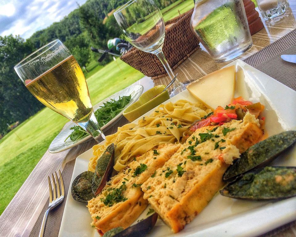 Hotel Helios - Golf Salies-de-Béarn 외부 사진