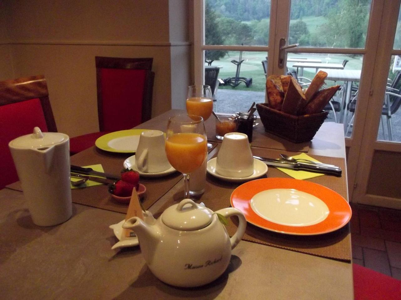 Hotel Helios - Golf Salies-de-Béarn 외부 사진