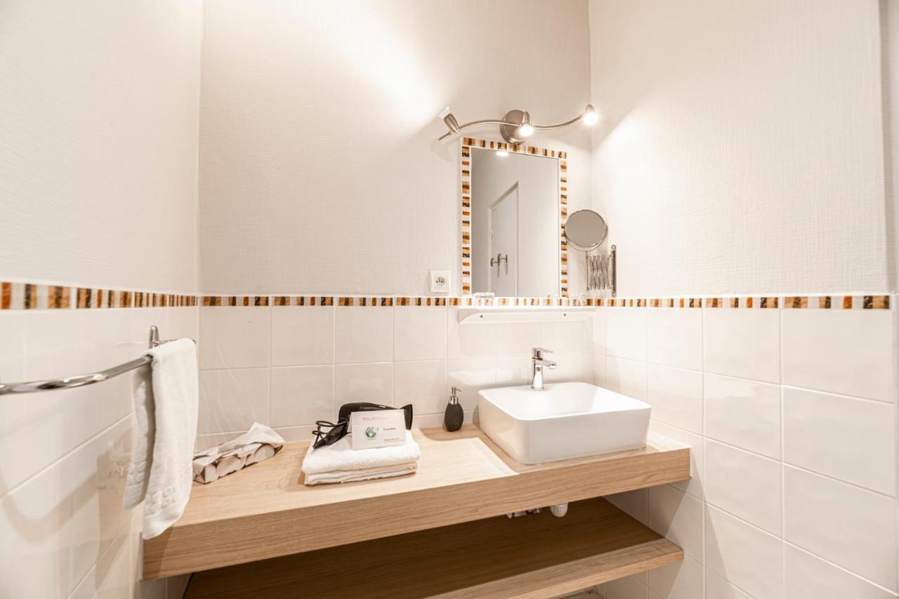 Hotel Helios - Golf Salies-de-Béarn 외부 사진